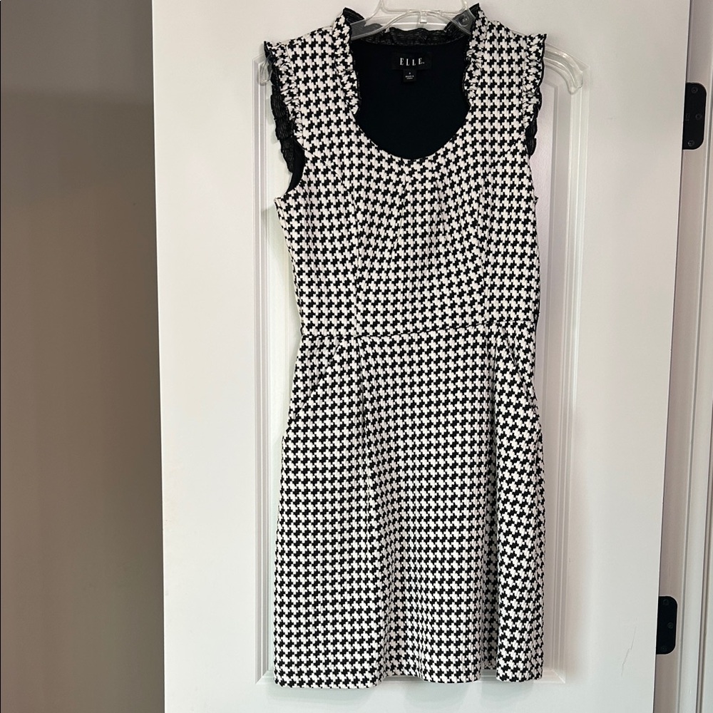 Elle Monochrome Houndstooth Dress